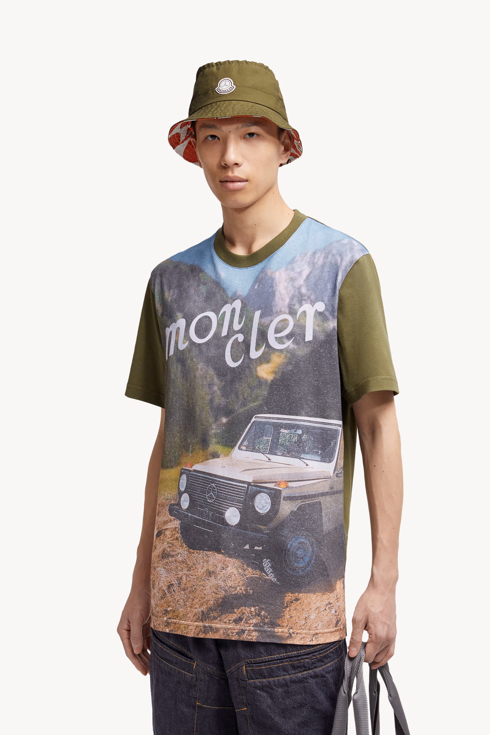 Camiseta de algodón con estampado Moncler x Mercedes-Benz de NIGO Hombre Verde Oliva Moncler 0
